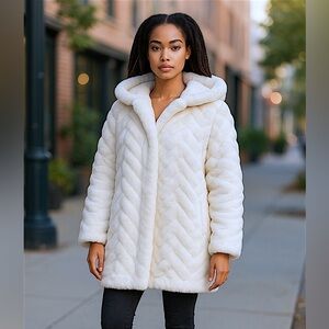 Gallery New York faux fur off-white heavy Winter coat brand new luxury celeb XL